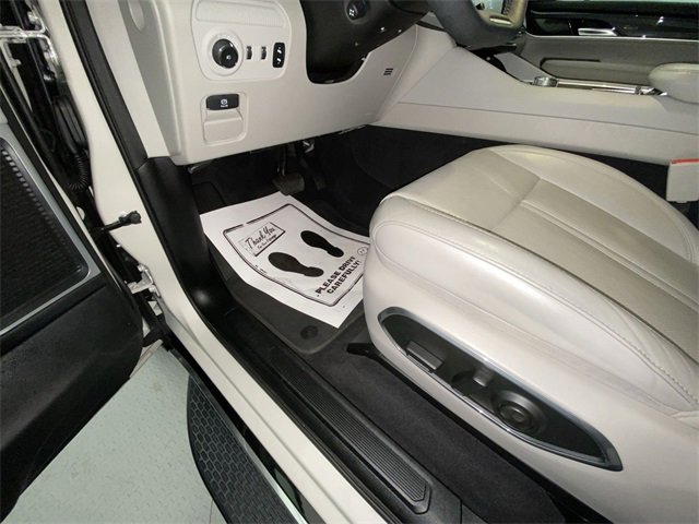 Used 2022 Jeep Wagoneer Series I image 12