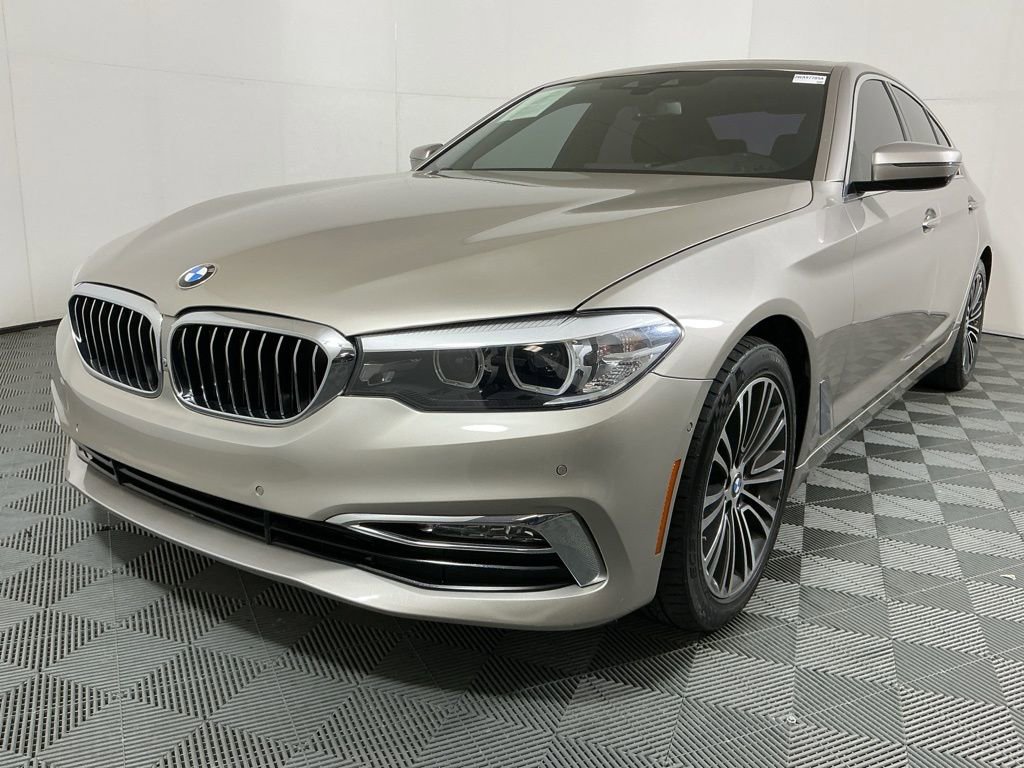 Used 2018 BMW 540i image 2