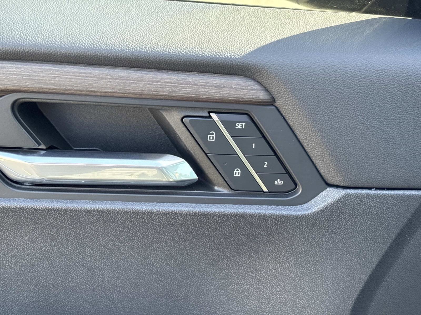 Certified 2024 GMC Acadia Denali w/ Super Cruise Package image 13