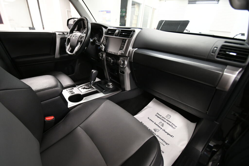 Certified 2024 Toyota 4Runner SR5 Premium image 30