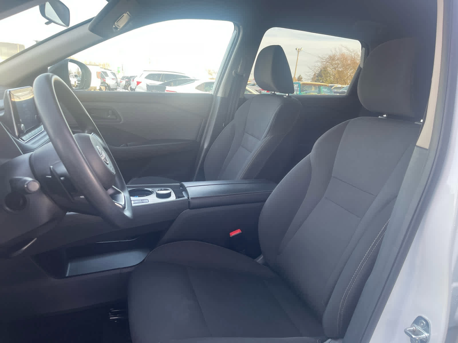 Used 2023 Nissan Rogue S image 20