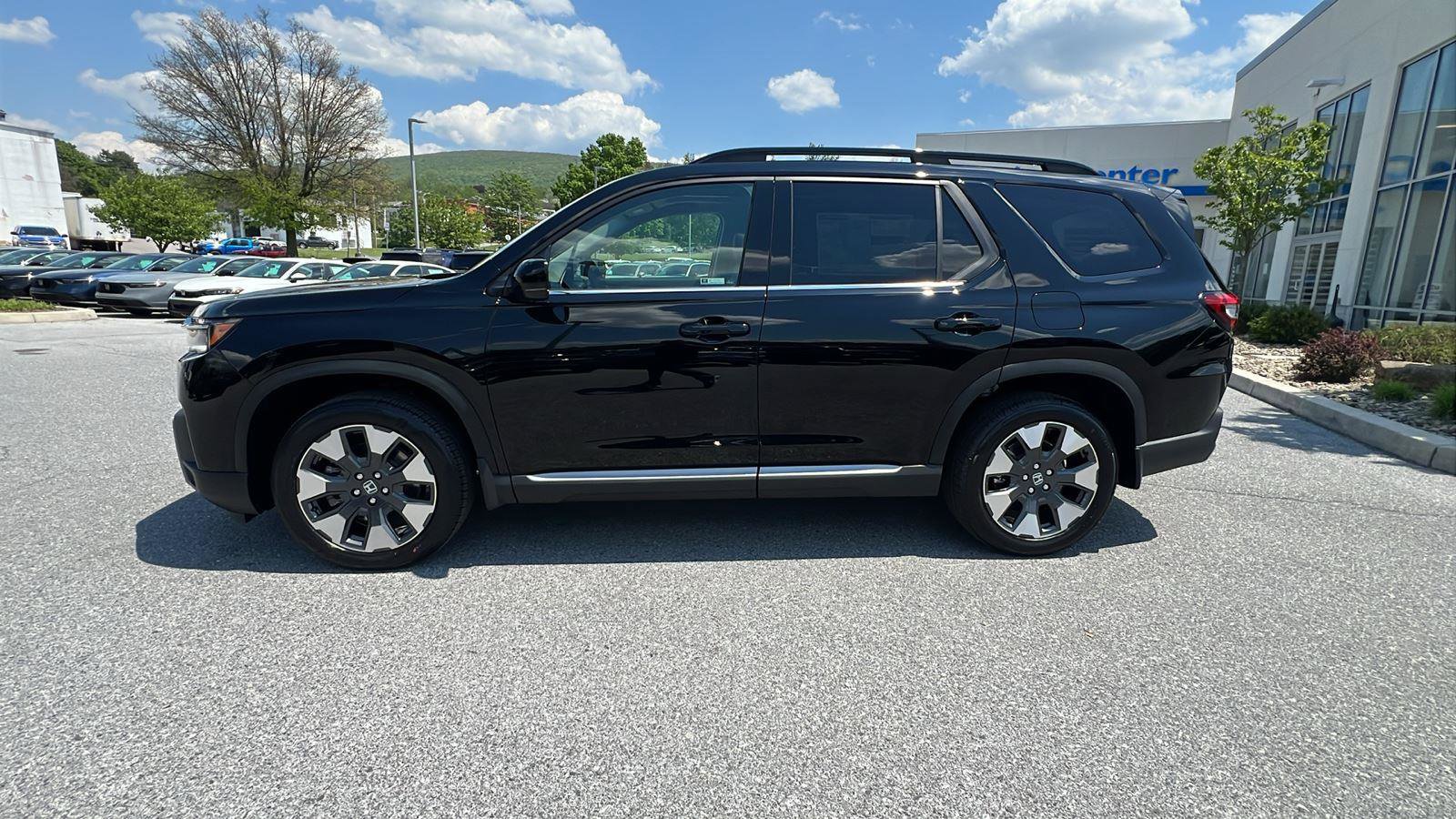 New 2026 Honda Pilot Touring image 7