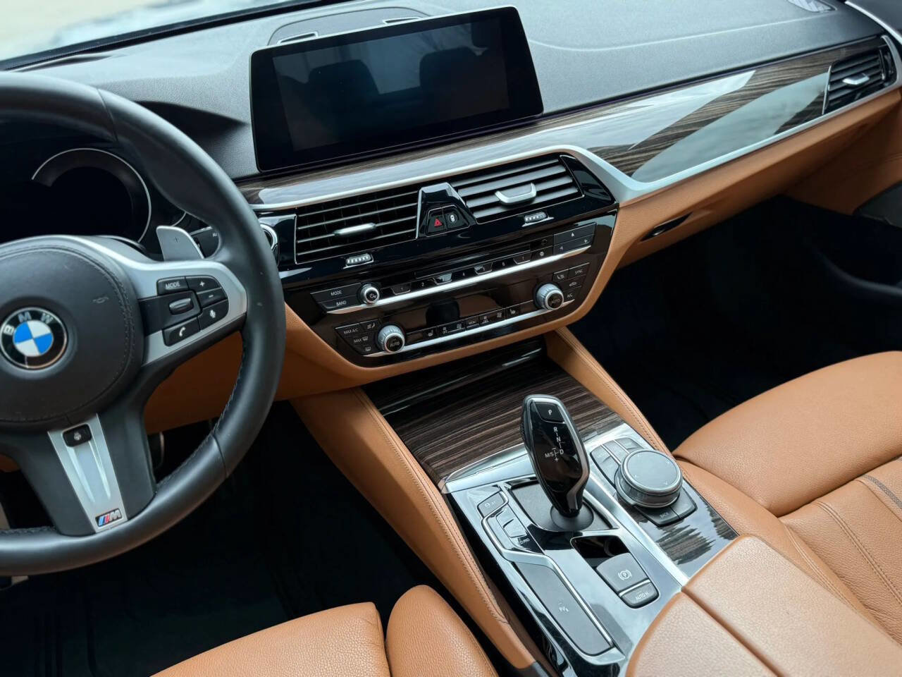 Used 2019 BMW 530i xDrive w/ M Sport Package image 19