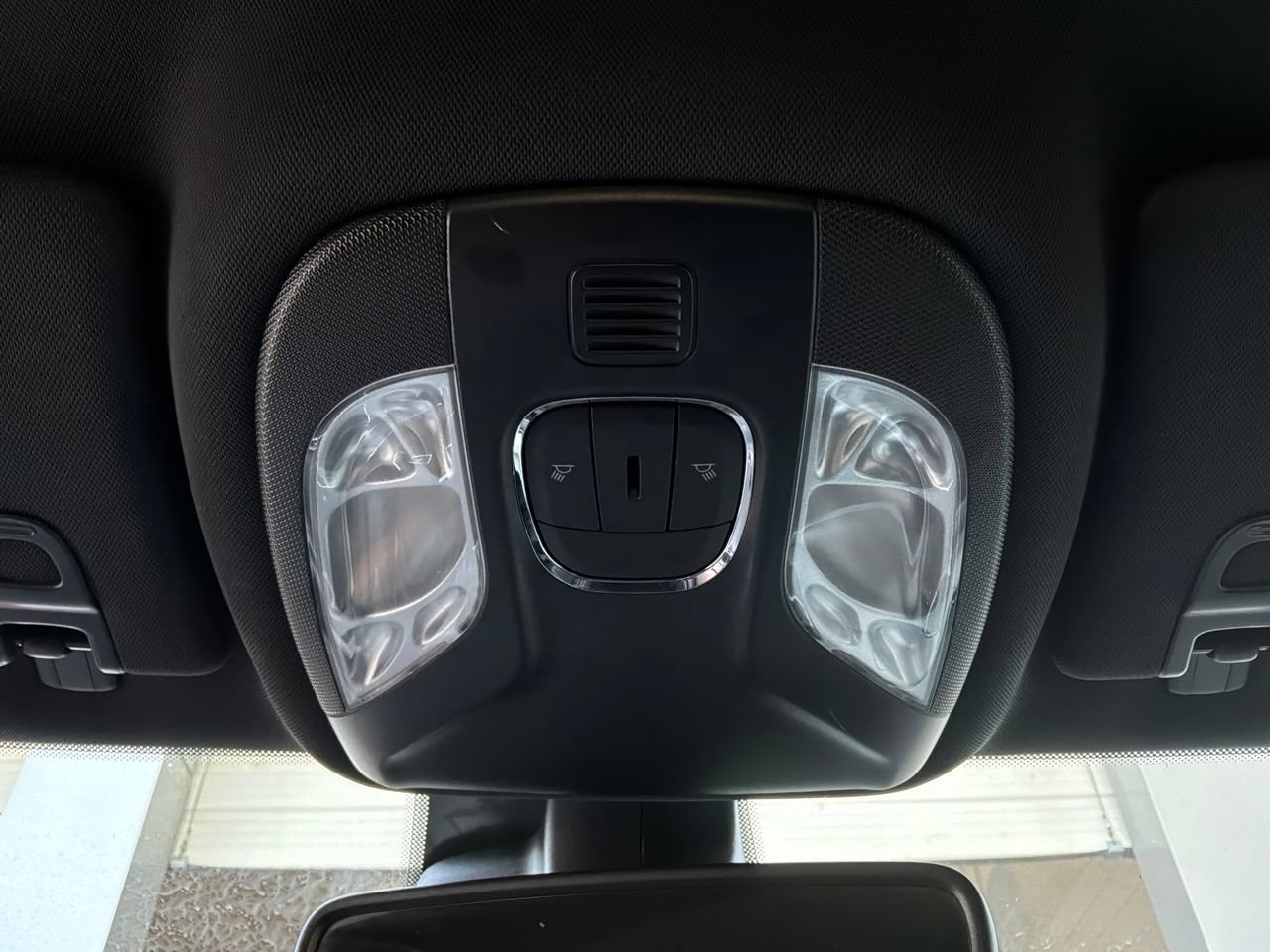 Used 2025 Jeep Compass Limited AWD/4WD image 17