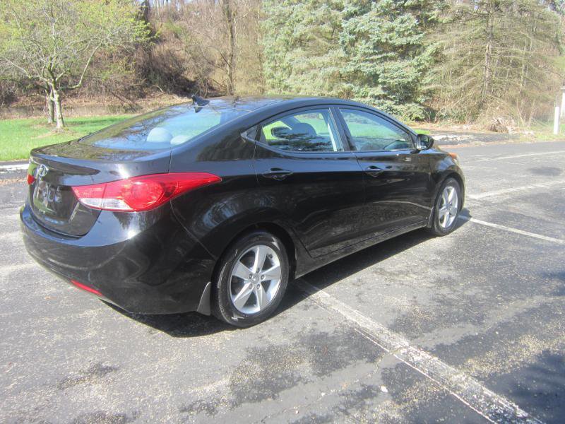 Used 2013 Hyundai Elantra GLS w/ Preferred Pkg image 3