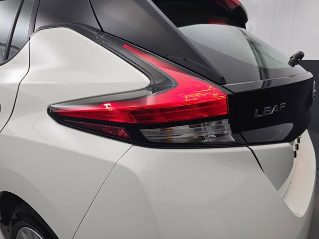 Used 2024 Nissan Leaf S image 18