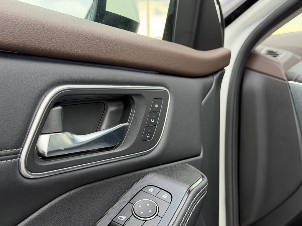 Used 2023 Nissan Rogue Platinum w/ Platinum Premium Package image 14