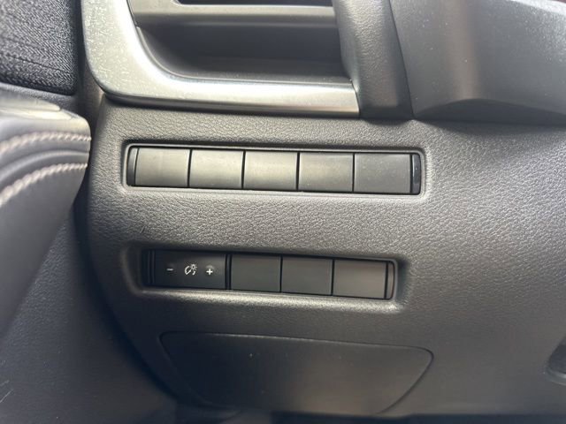 Used 2021 Nissan Rogue S image 20