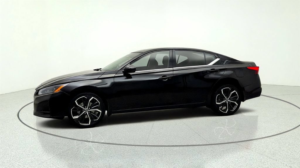 Used 2023 Nissan Altima 2.5 SR w/ SR Premium Package AWD/4WD image 8