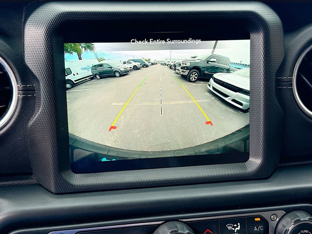 Used 2022 Jeep Wrangler Unlimited Sahara image 15