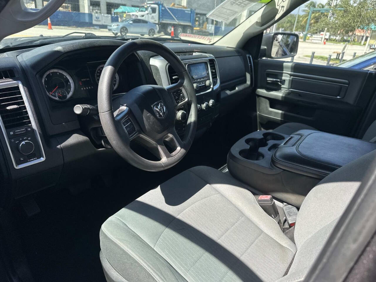 Used 2021 RAM 1500 Classic SLT image 9