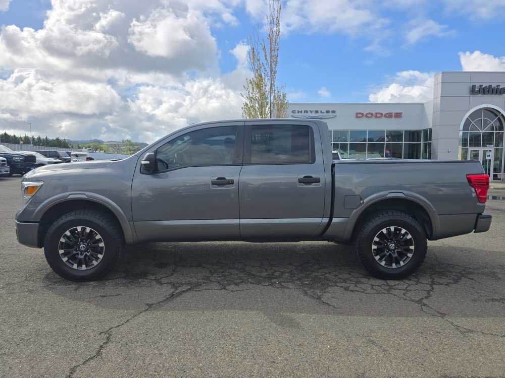 Used 2019 Nissan Titan PRO-4X AWD/4WD image 2
