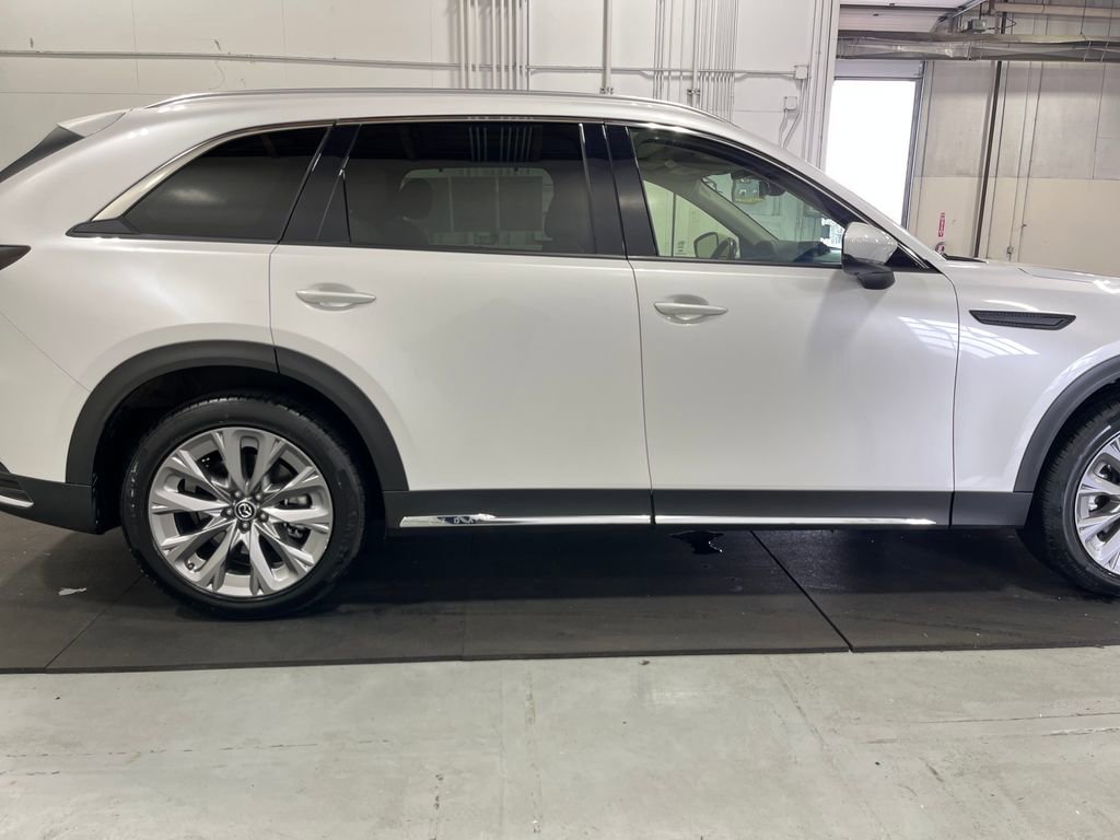 Used 2024 MAZDA CX-90 3.3 Turbo w/ Premium Package image 12
