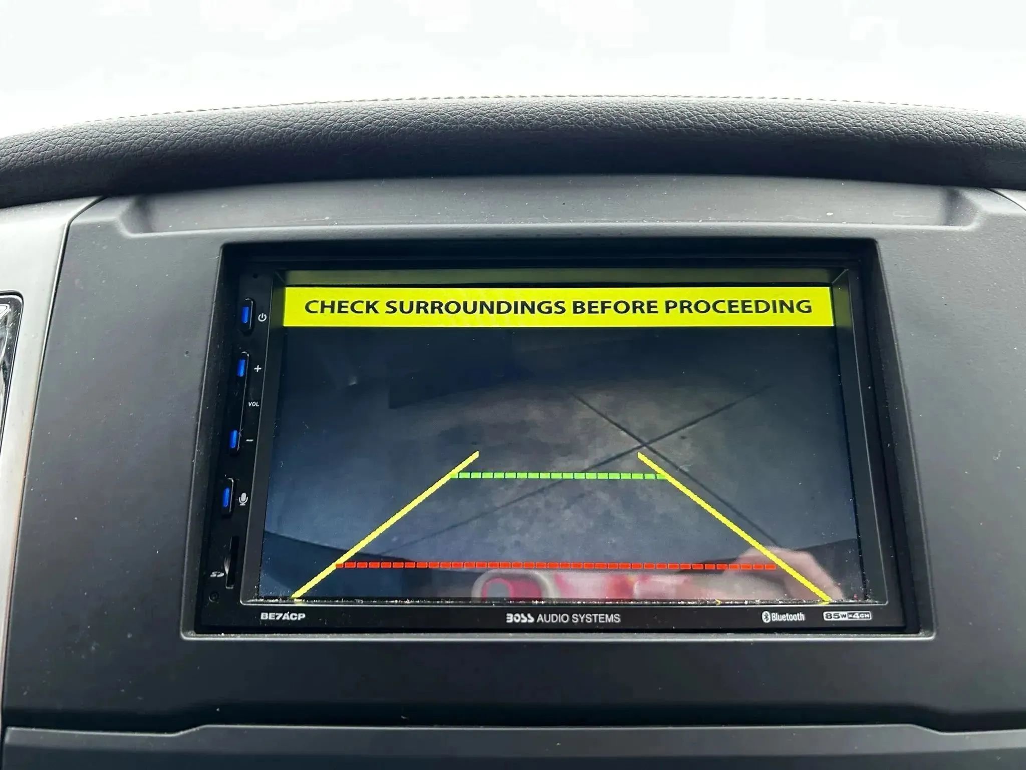 Used 2017 Nissan Titan SL image 25