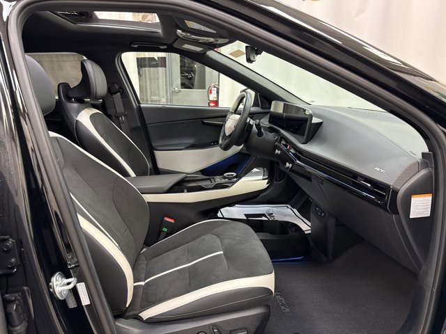 Used 2025 Kia EV6 GT-Line image 32