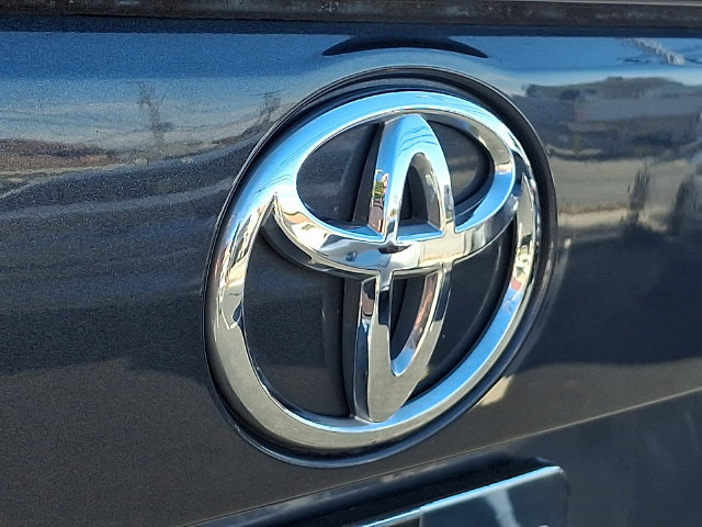 Used 2022 Toyota RAV4 XLE AWD/4WD image 30