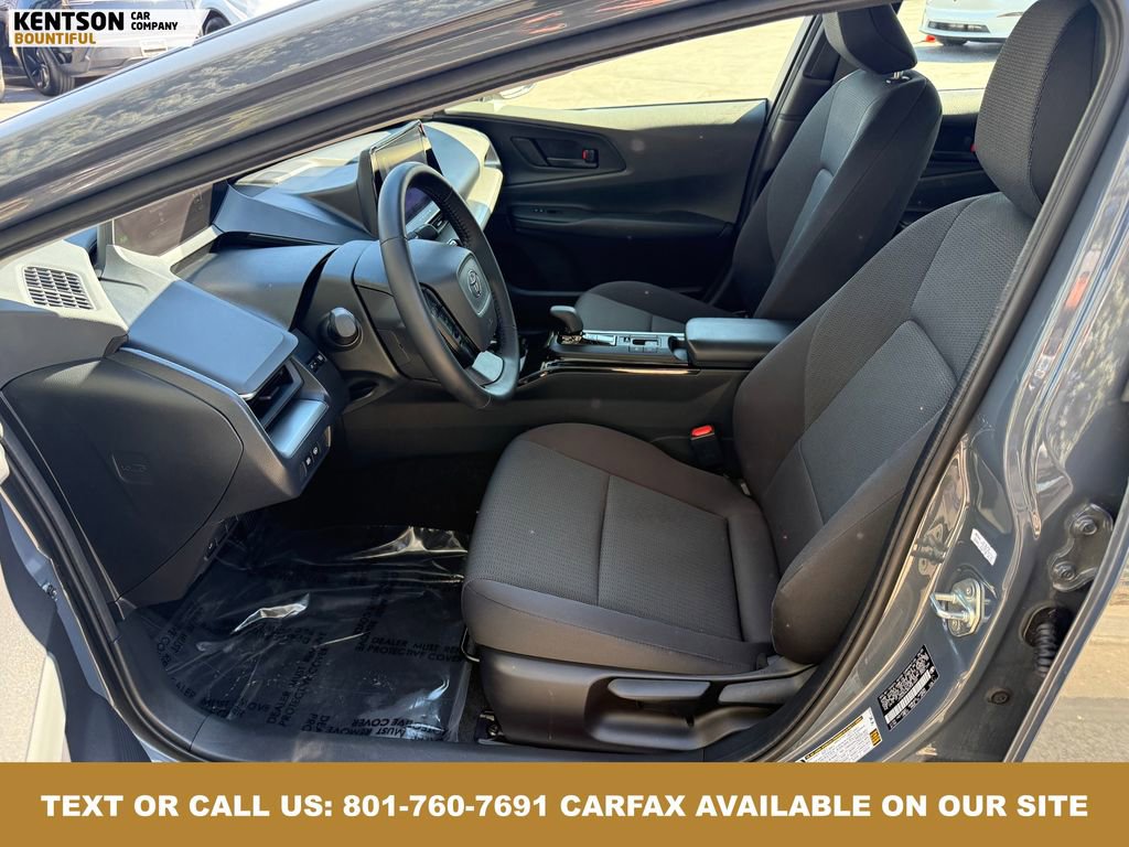 Used 2025 Toyota Prius LE image 29