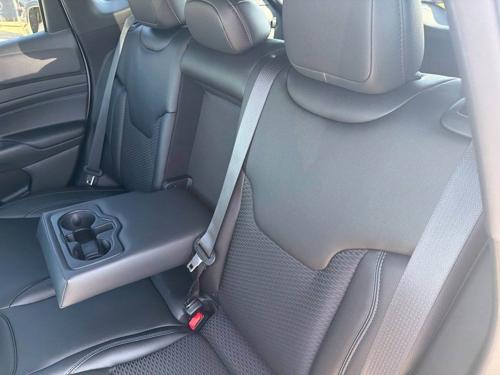 New 2027 Jeep Compass Latitude AWD/4WD image 18