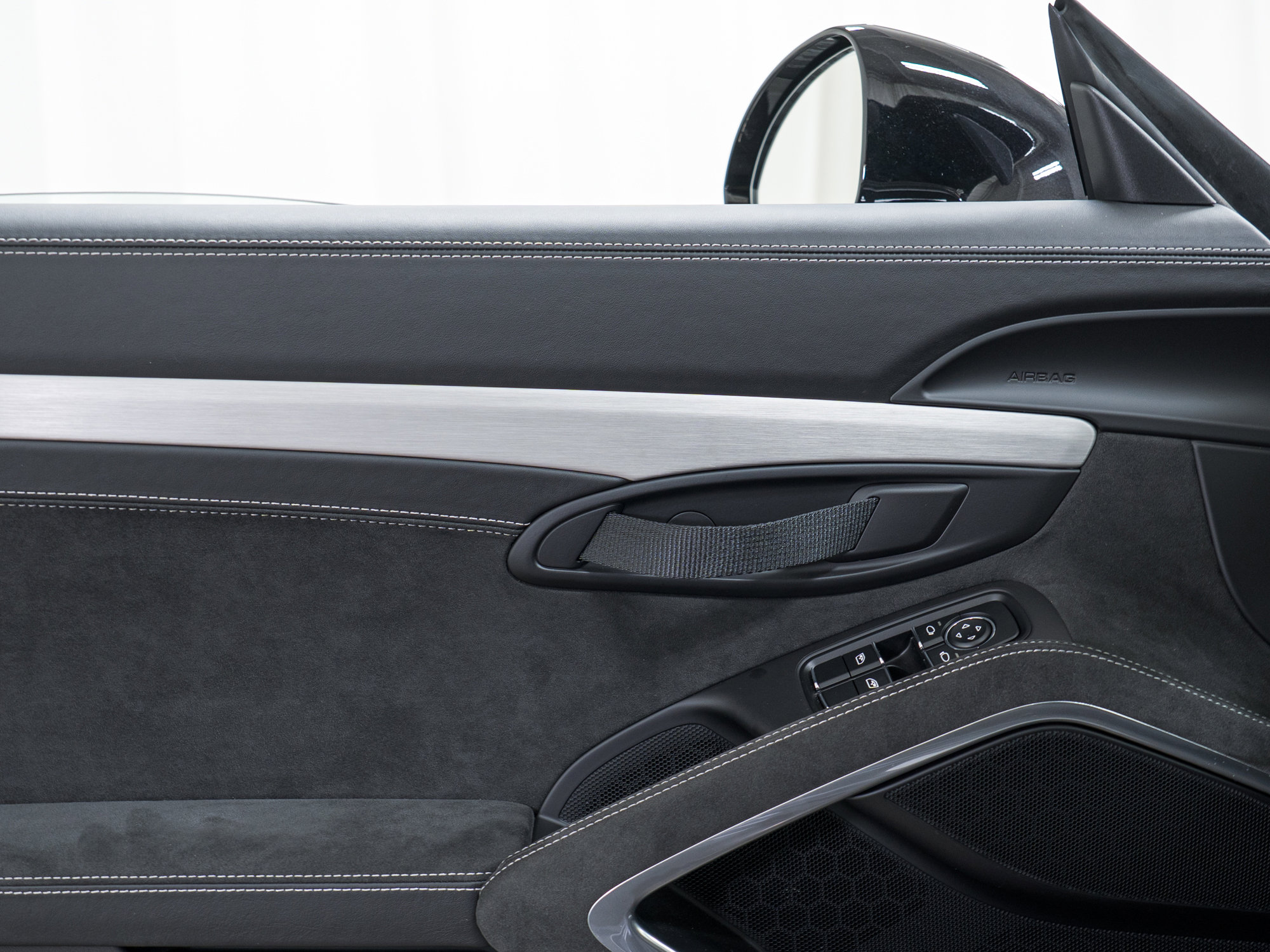 Used 2016 Porsche Cayman GT4 image 15