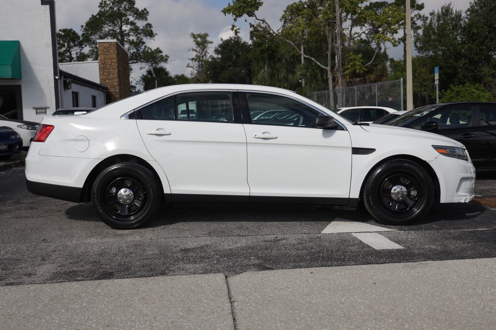 Used 2018 Ford Taurus Police Interceptor FWD image 18