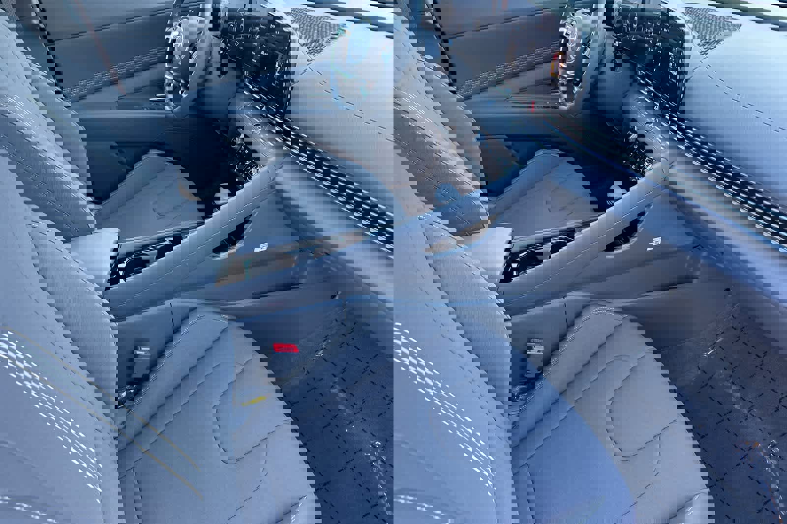 Used 2025 Hyundai Elantra SEL image 16