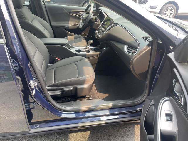 Used 2016 Chevrolet Malibu LT FWD image 19