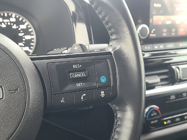 Used 2022 Nissan Pathfinder SV AWD/4WD image 19
