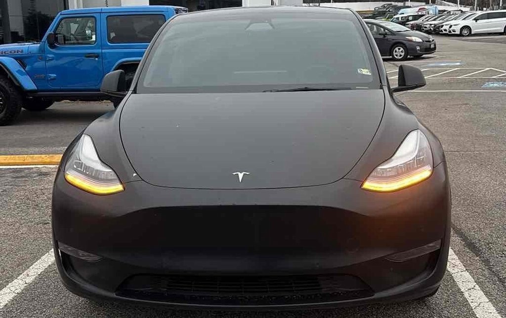 Used 2021 Tesla Model Y Long Range image 2