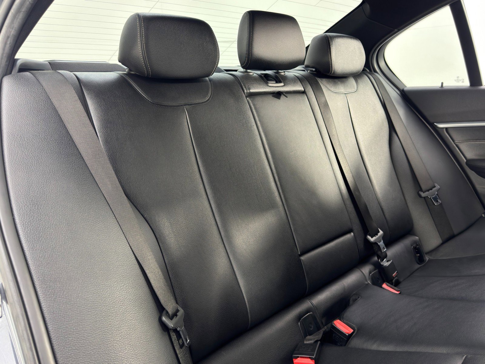 Used 2017 BMW 330e image 36