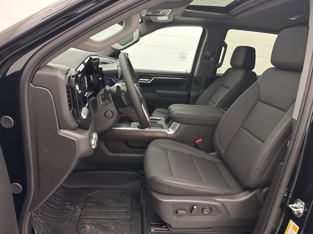 New 2026 GMC Sierra 1500 SLT image 21