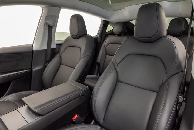 Used 2026 Tesla Model Y AWD image 9