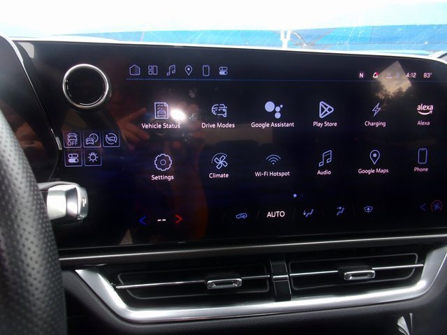 Used 2025 Chevrolet Equinox EV LT image 18