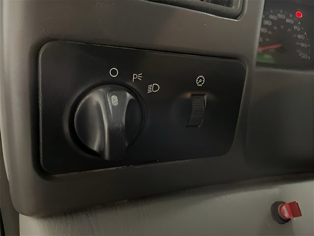 Used 2004 Ford F550 4x4 Regular Cab Super Duty image 24