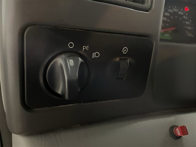 Used 2004 Ford F550 4x4 Regular Cab Super Duty image 24
