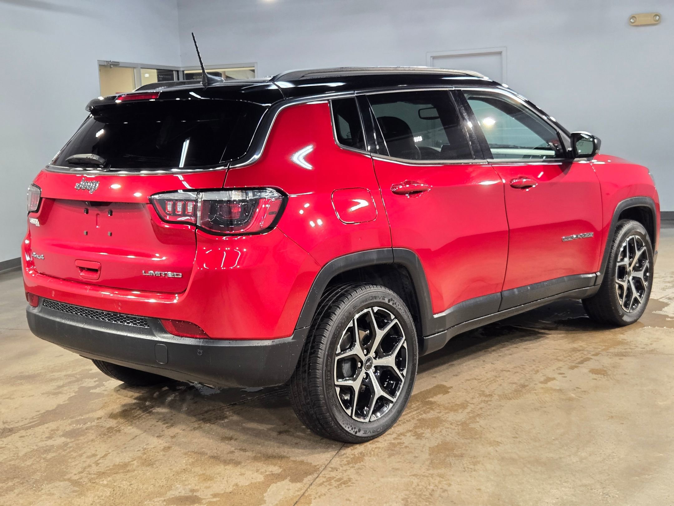 Used 2025 Jeep Compass Limited AWD/4WD image 7