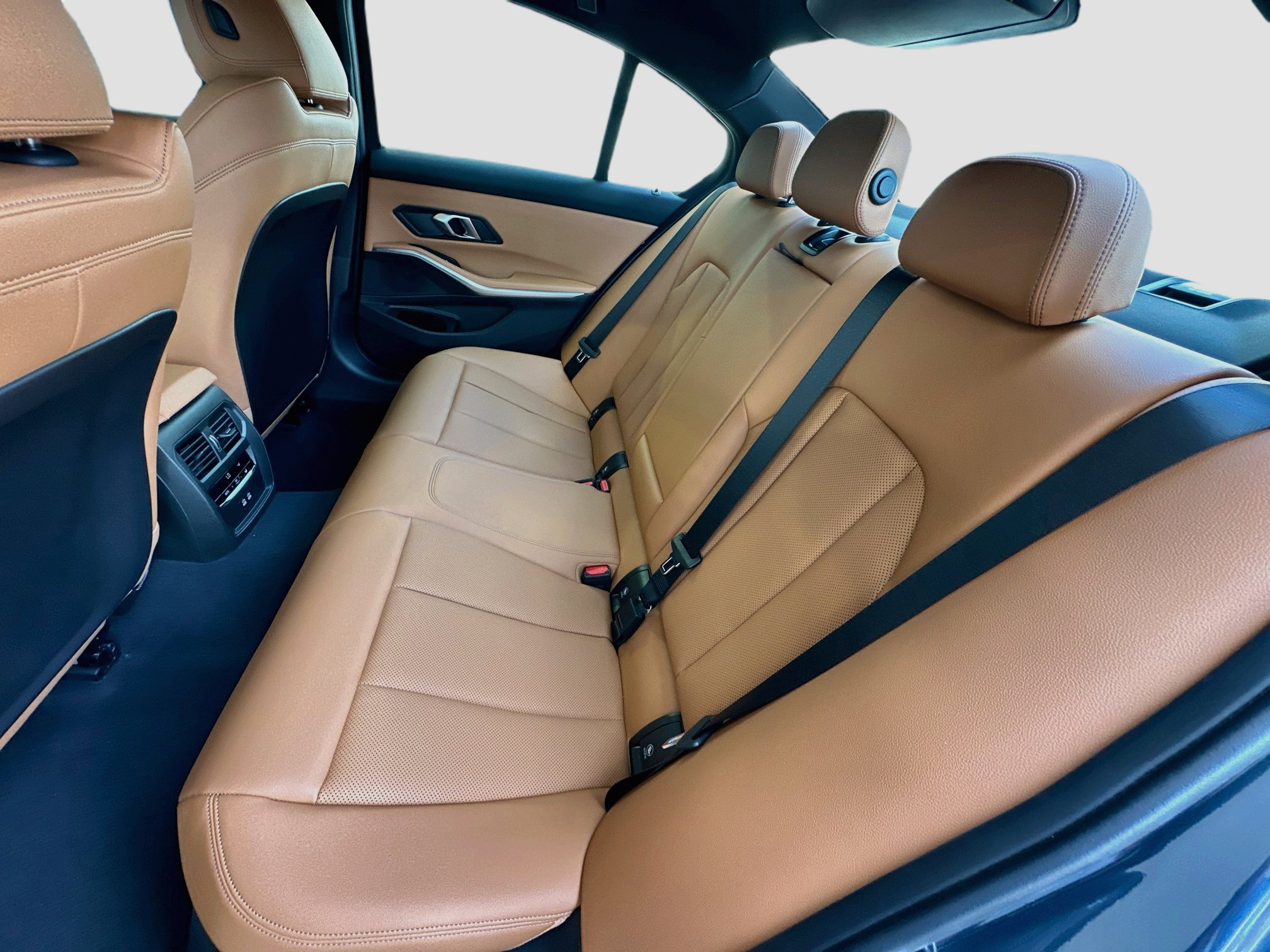 New 2026 BMW 330i Sedan w/ Premium Package RWD image 20