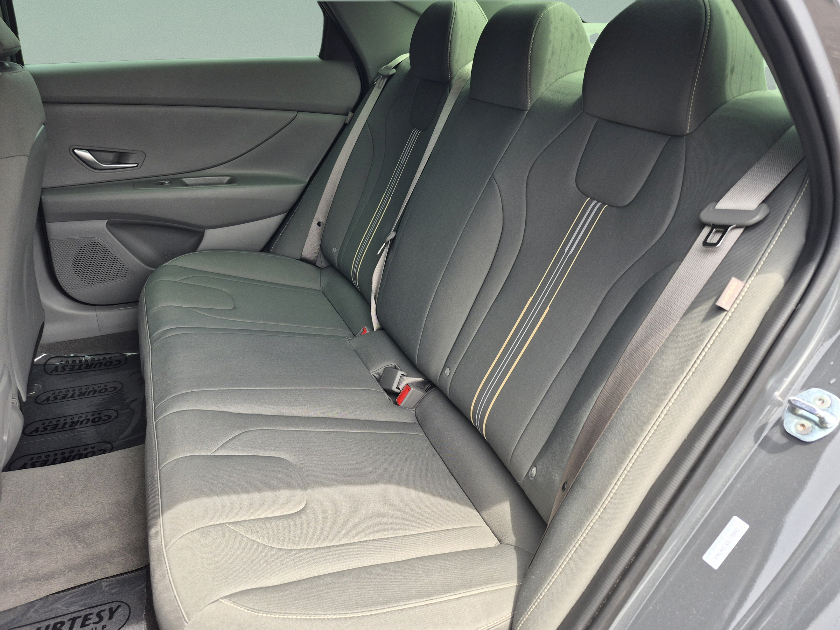 Certified 2025 Hyundai Elantra Hybrid FWD image 16