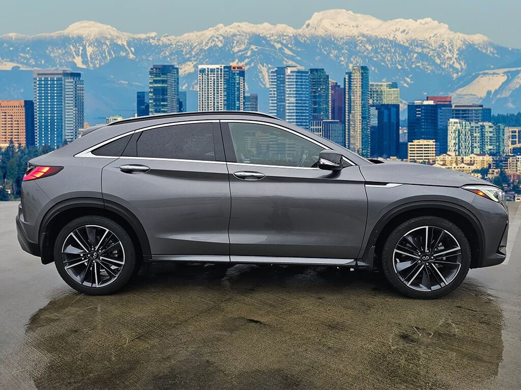 Certified 2023 INFINITI QX55 Essential image 8