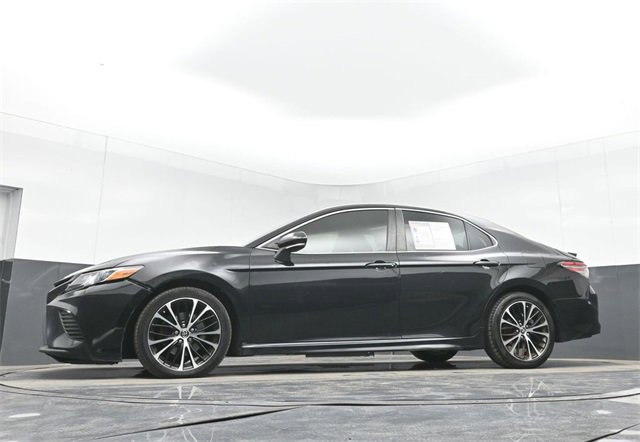 Used 2018 Toyota Camry L image 43