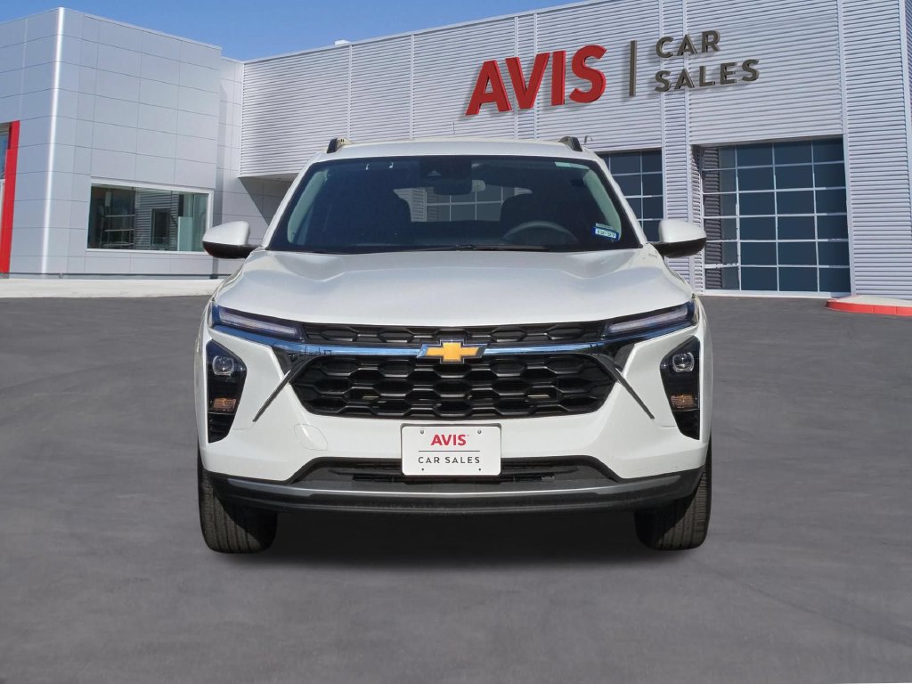 Used 2026 Chevrolet Trax LT FWD image 2