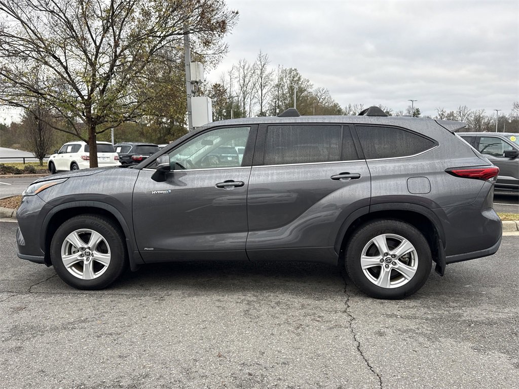 Used 2021 Toyota Highlander LE image 6