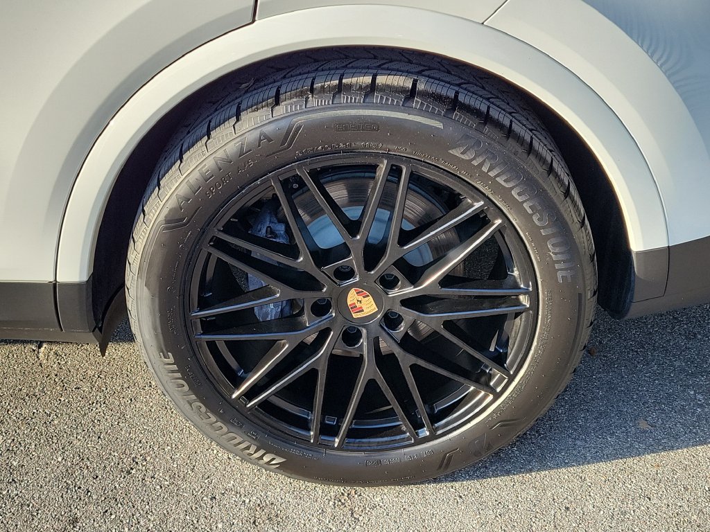 Certified 2026 Porsche Cayenne AWD/4WD image 11