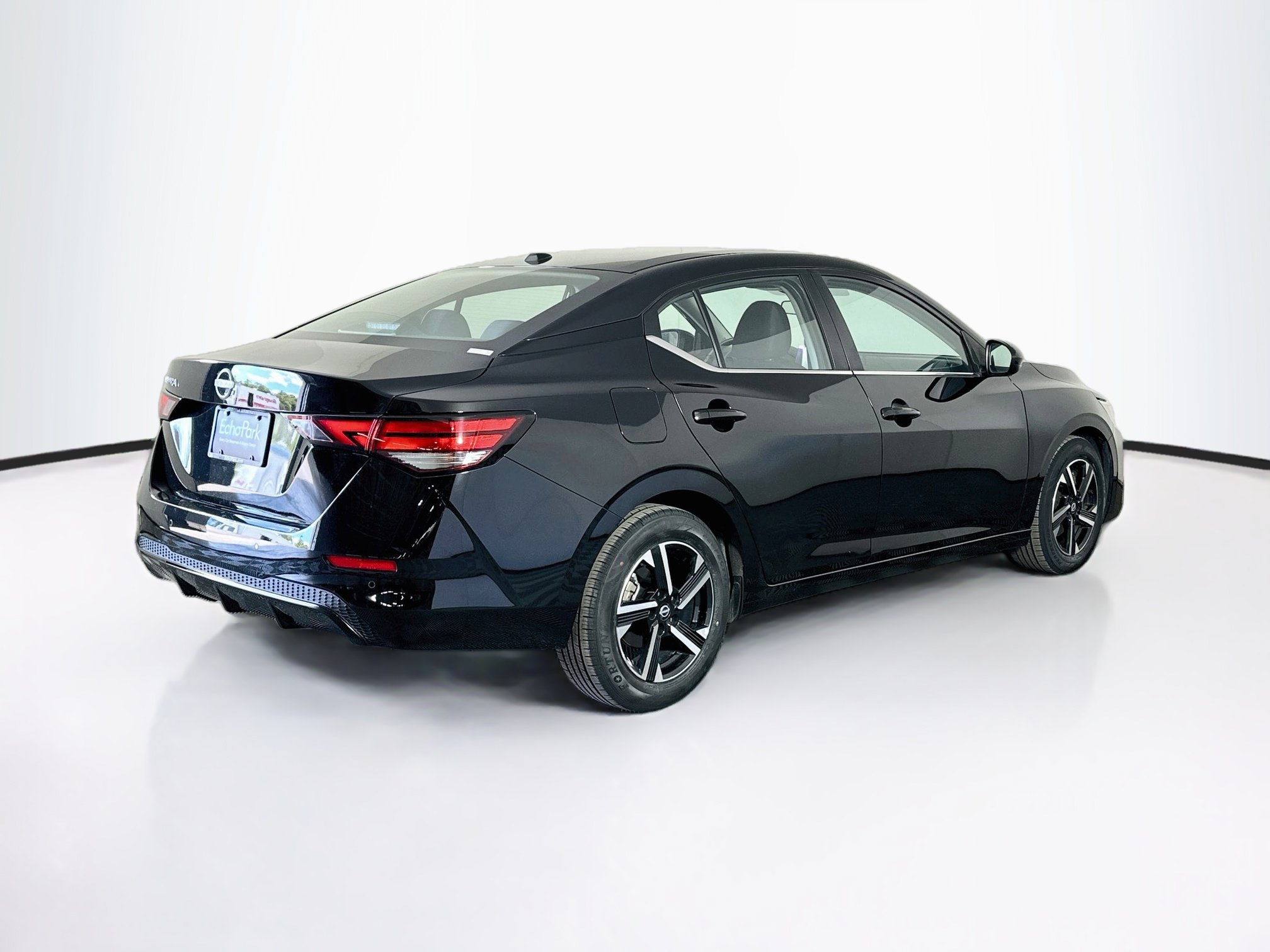 Used 2025 Nissan Sentra SV FWD image 9
