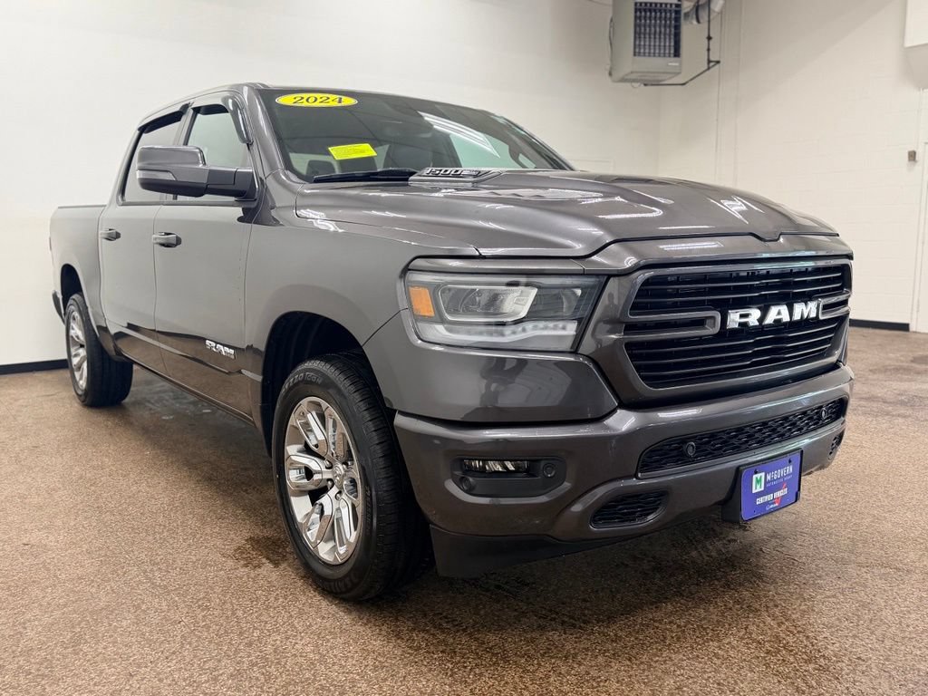 Used 2024 RAM 1500 Laramie AWD/4WD image 7
