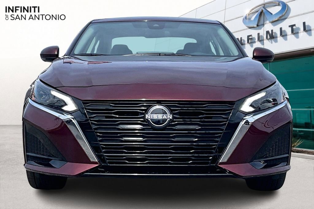 Used 2025 Nissan Altima 2.5 SL AWD/4WD image 4