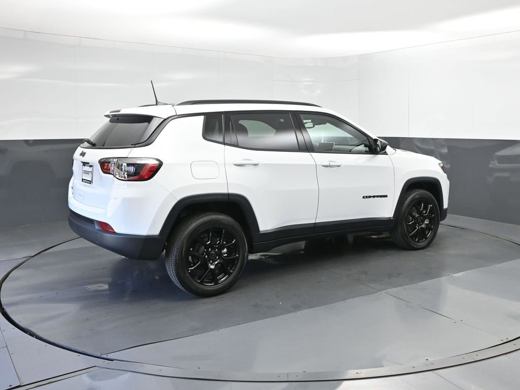 New 2026 Jeep Compass Latitude image 15