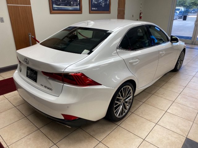 Used 2018 Lexus IS 300 AWD image 2