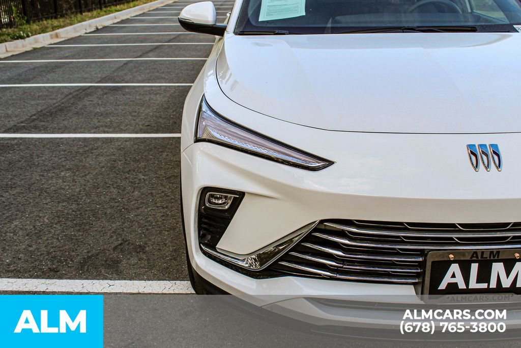 Used 2025 Buick Envista Preferred image 12