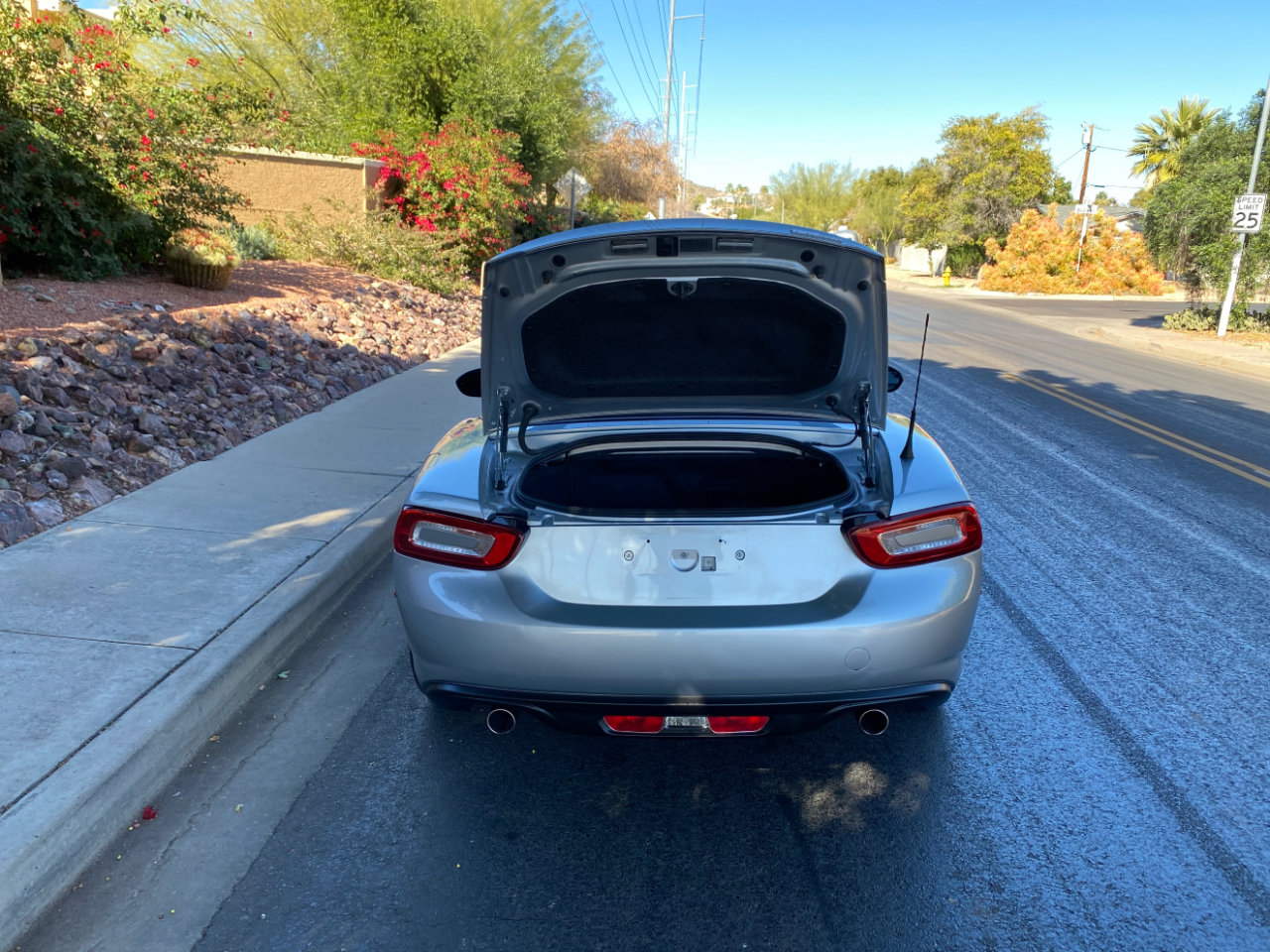 Used 2020 FIAT 124 Spider Urbana Edition Convertible *Lt image 6