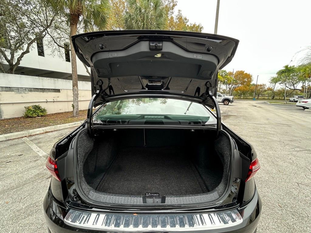 Used 2019 Volkswagen Jetta SE w/ Cold Weather Package image 32